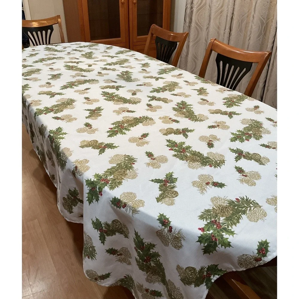 Lennox Holiday Christmas Rectangle Tablecloth Holly Berries Gold Pinecone 60x100